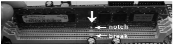ASROCK ALIVENF6G-VSTA - Instalando uma DIMM - 3