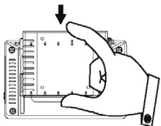 EMTEC TL TNT S855 - Attaching the battery pack : - 4