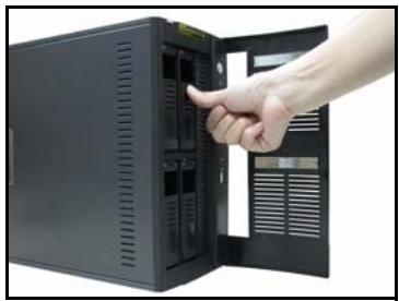 ZYXEL NSA-2401 - Installer les disques durs - 6