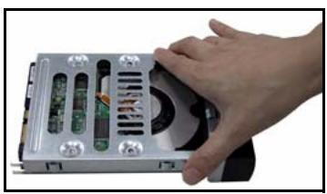 ZYXEL NSA-2401 - Installieren der Festplatten - 3