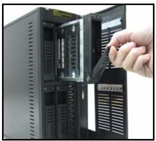 ZYXEL NSA-2401 - Installare i dischi duri - 2