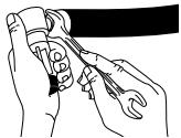 SCUBAPRO-UWATEC MANOMETRE ELECTRONIQUE - Monter le flexible haute-pression sur le premier étage du détendeur - 2