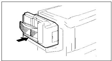 MINOLTA CF 9001 - Remplacement de la cartouche d'agrafes - 4