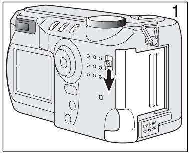 MINOLTA DIMAGE S304 - Changement de CARTE compactflash - 1
