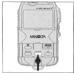 MINOLTA FLASH METER V - Presser la touche S/A/H. L'ouverture requise pour l'exposition correcte des ombres est calculée et s'affiche à la fois en valeur numérique et par un index sur l'échelle analogique. - 3