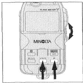 MINOLTA FLASH METER V - Tout en pressant conjointement les touches S/A/H et M (mémoire), agir sur la molette pour afficher (et ménoriser dans le posemètre) la valeur de correction désirée. - 1