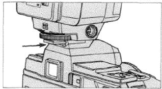 MINOLTA MAXXUM FLASH 4000AF - ATTACHING AND REMOVING FLASH - 1