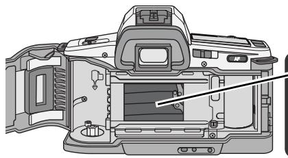 MINOLTA DYNAX 3L - Chargement du film - 3