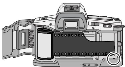 MINOLTA DYNAX 3L - Ouvrir le dos de l'appareil et charger le film (p 23). - 1