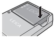 LEICA D-LUX 3 - Recharge de la batterie avec le chargeur - 2