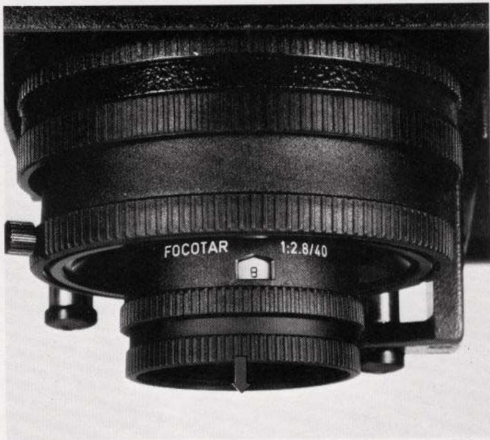 LEICA FOCOMAT V35 AUTOFOCUS - Introduction du film - 2
