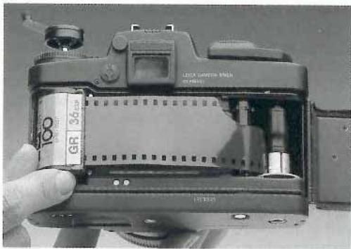 LEICA R7 - Mise en place du film - 3