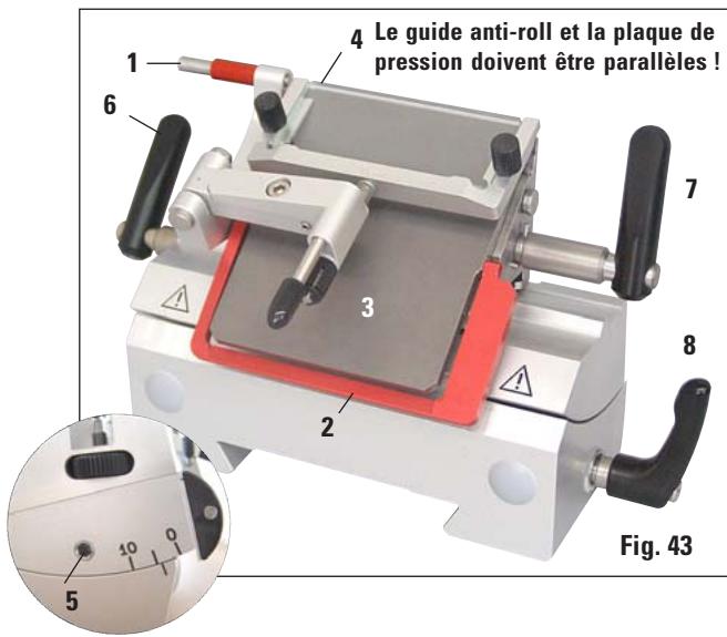 LEICA CM1950 - Montage du système de guide anti-roll (pour le porte-lame ce) - 2