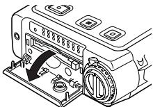 MARANTZ PMD660 - Pour insérer une carte CF - 1