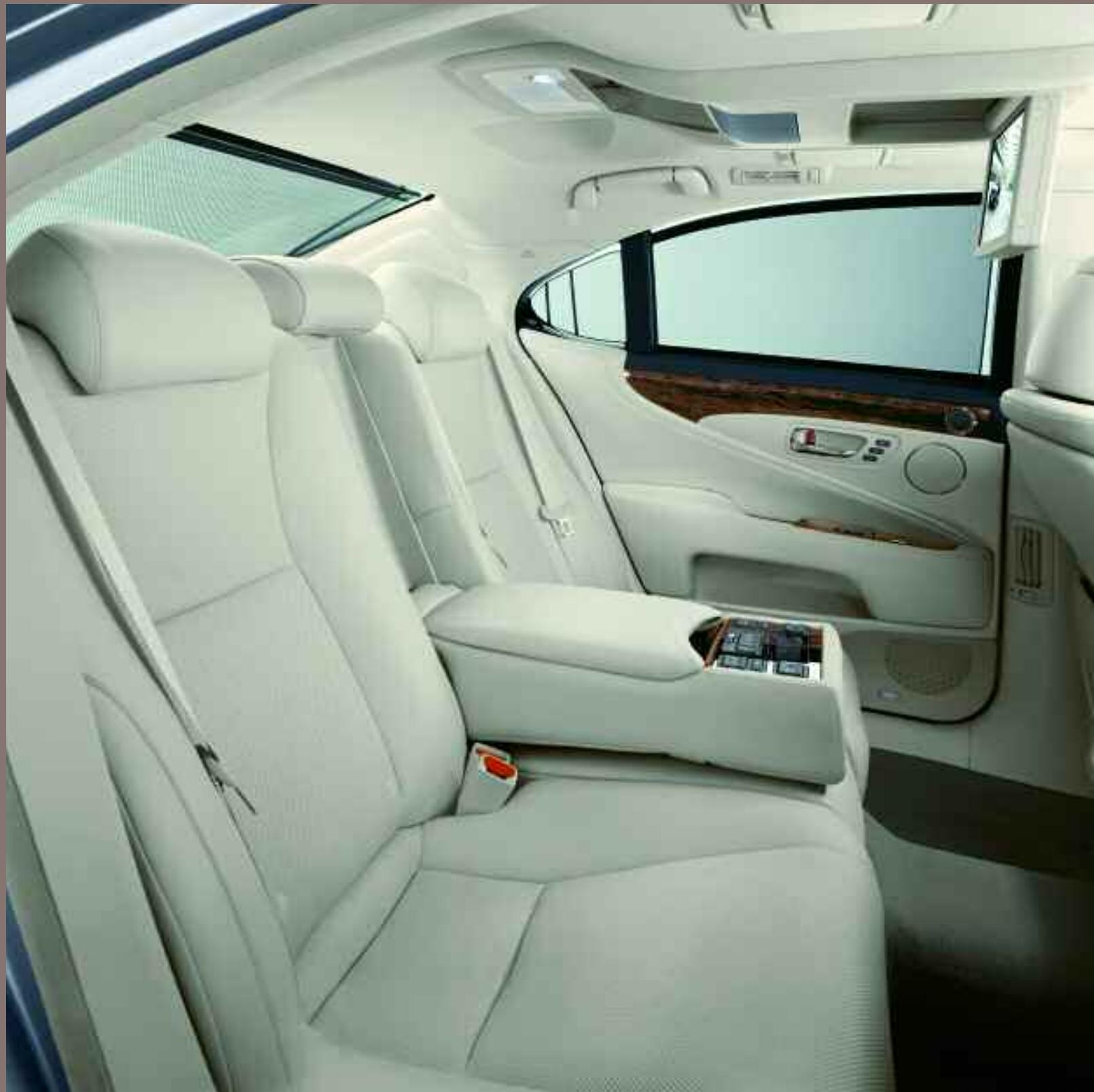LEXUS LS 600H - Moniteur couleur 9" LCD intégré dans le plafonnier * - 5
