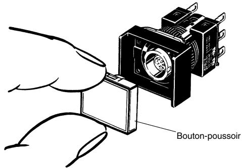 OMRON A16 - Extraction et montage du bouton-poussoir - 1
