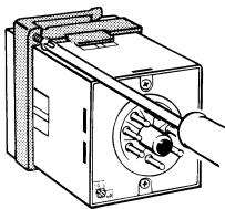 OMRON E5C2 - Montage encastré - 3