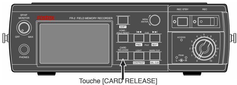 FOSTEX FR2 - 1) Le fr-2 se trouvant en mode stop, appuyez sur la touche [CARD release]. - 1