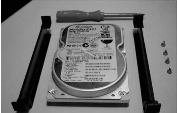 DREAM MULTIMEDIA DREAMBOX DM7000-S - Instructions d'incorporation du disque dur - 1
