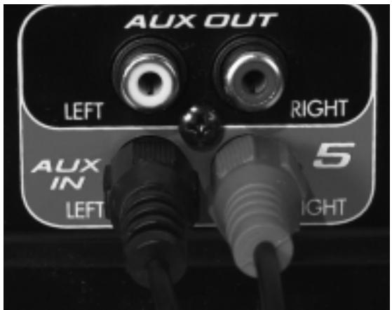 PEAVEY ESCORT 2000 - Connector un lecteur CD ou une autre source ligne - 2