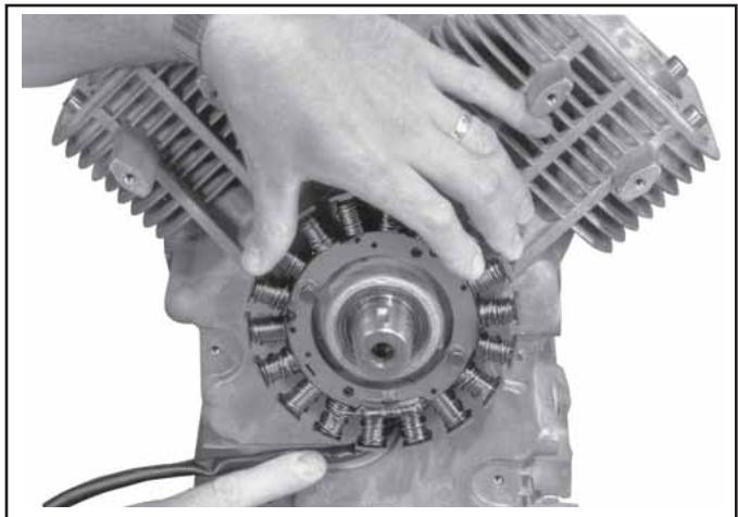 KOHLER CV23 - Installation du stator et des plaques de support - 2