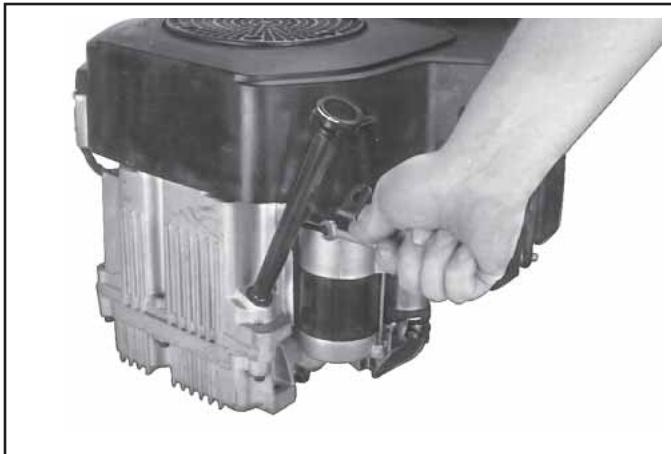 KOHLER CV23 - Vidange de l'huile du carter moteur et dépose du filtré à huile - 2