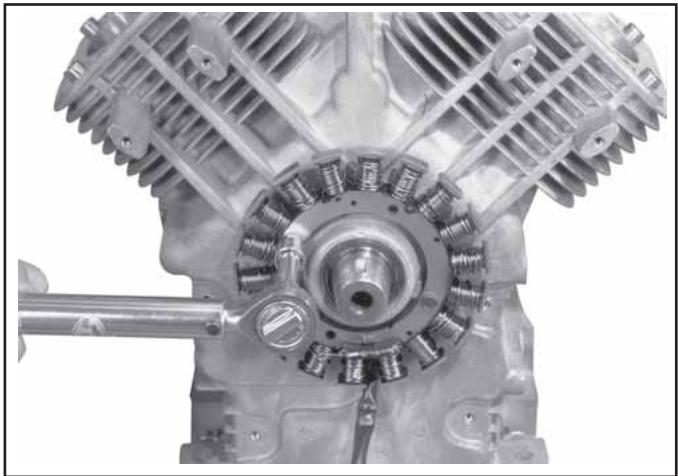 KOHLER CV23 - Installation du stator et des plaques de support - 1