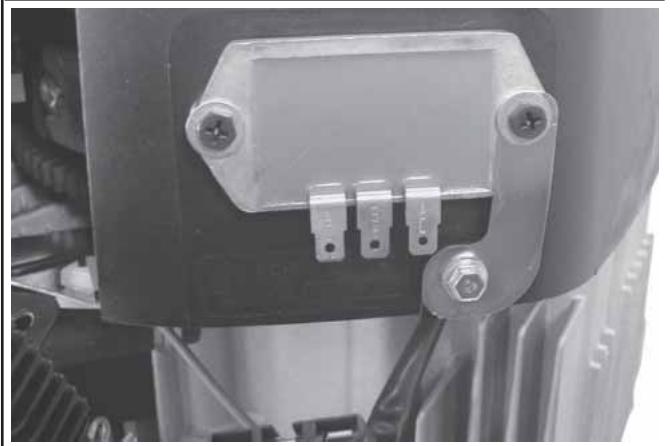 KOHLER CV23 - Reconnexion du redresseur-régulateur - 2