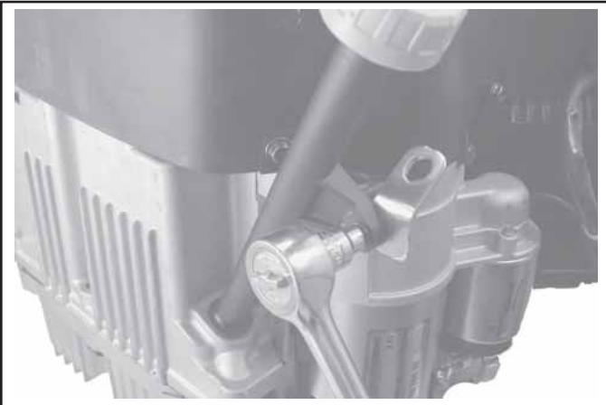 KOHLER CV23 - Installation du moteur du démarreur électrique - 2