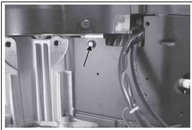 KOHLER CV493 - Dépose des chicanes externes et du carter du ventilateur - 3
