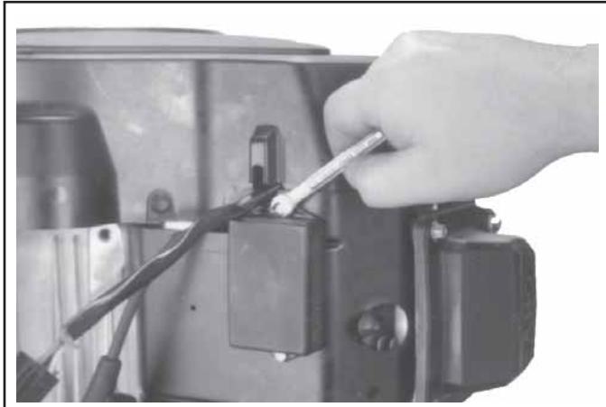 KOHLER CV493 - Dépose des chicanes externes et du carter du ventilateur - 2