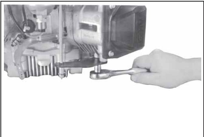 KOHLER CV493 - Dépose du filtré à air - 7