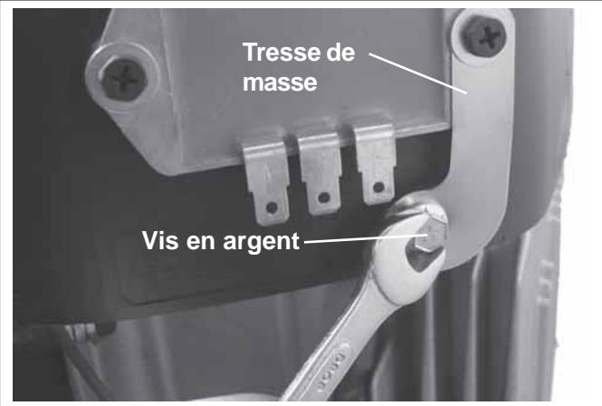 KOHLER CV493 - Dépose des chicanes externes et du carter du ventilateur - 6