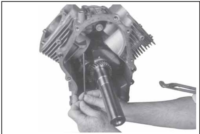 KOHLER CV493 - Dépose de l'arbre intermédiaire du régulateur - 3
