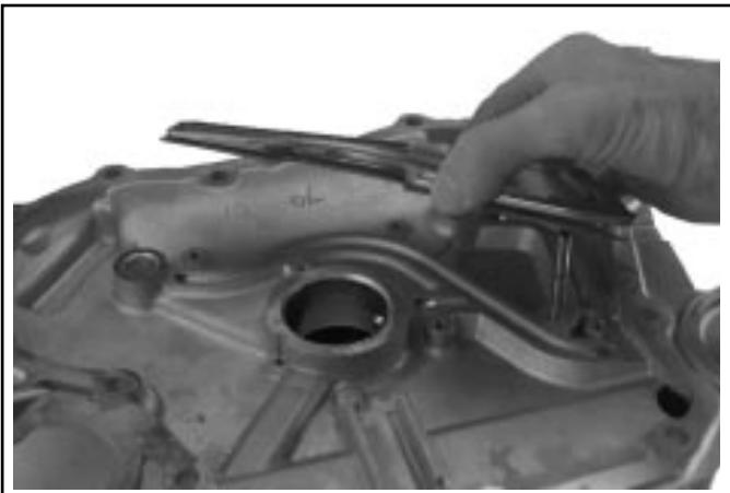 KOHLER SV470 - Démontage de la plaque de fermeture - 2
