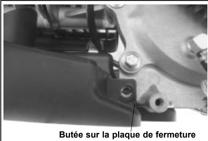 Butée sur la plaque de fermeture