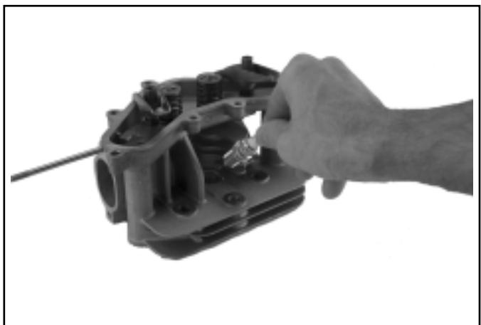 KOHLER SV470 - Démontage de la culasse - 1