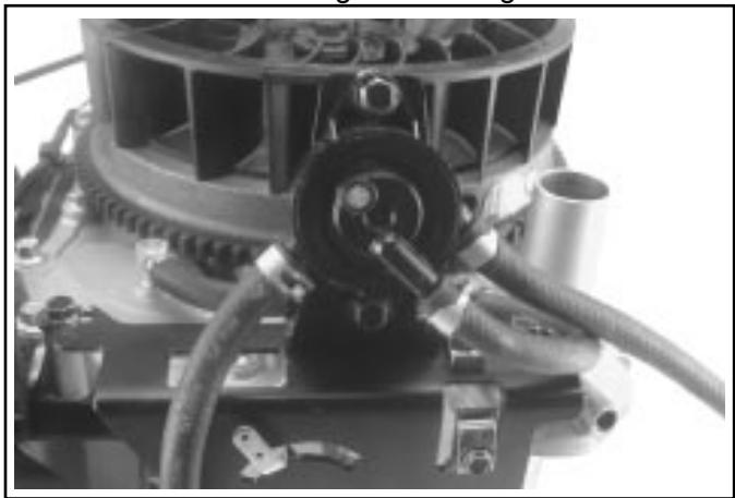KOHLER SV470 - Installation de la pompe à carburant (s'il y en a une) - 2