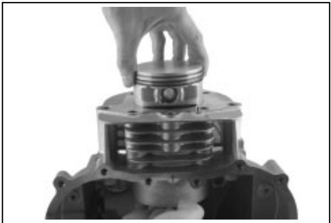 KOHLER SV470 - Dépose de la bielle et le piston - 2