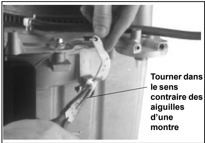Tourner dans le sens contraire des aiguilles d'une montre
