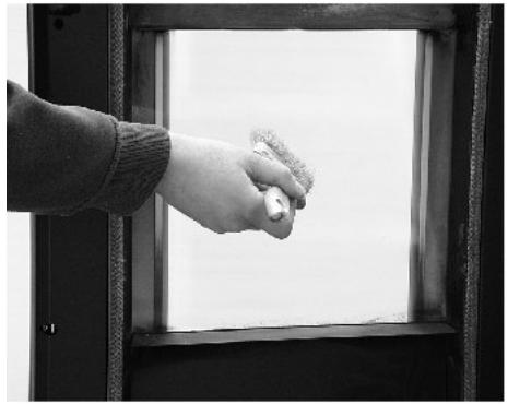 MCZ ATHOS HYDRO - Nettoyage de la vitre - 2