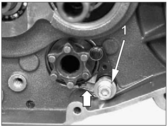 GAS GAS EC 300 - Monter le volant d'inertie du vilebrequin - 4