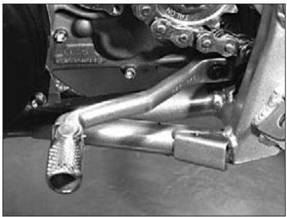 GAS GAS EC 300 - 01-02 Dépose moteur du châssis - 8