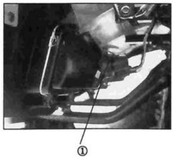 GAS GAS K2 QUAD 250 - Changement de l'ampoule du phare - 3