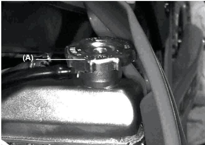 GAS GAS EC515 - Niveau du liquide de refroidissement - 1