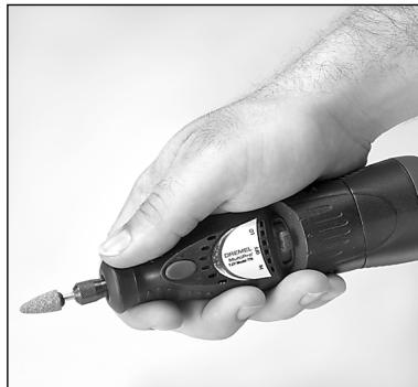 DREMEL 770 - Utilización de la herramienta giratoria sin cordón - 3