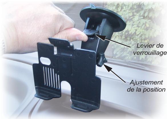 SNOOPER INDAGO - Installation de votre indago en utilisant le bras de fixation pour pare-brise - 1