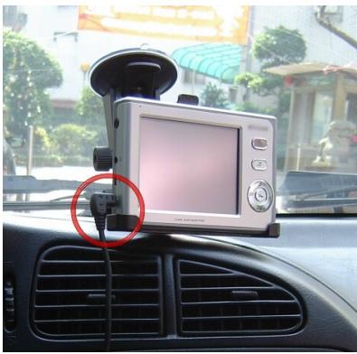 DANEW GS-220 - Connecteur le chargeur de voiture - 1