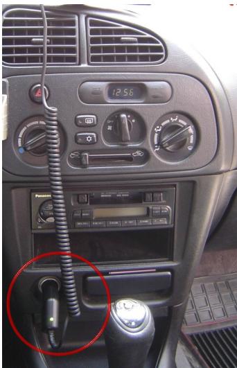 DANEW GS-220 - Connecteur le chargeur de voiture - 2