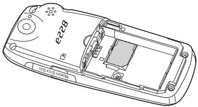 NEC E228 - Insérer une carte USIM - 3